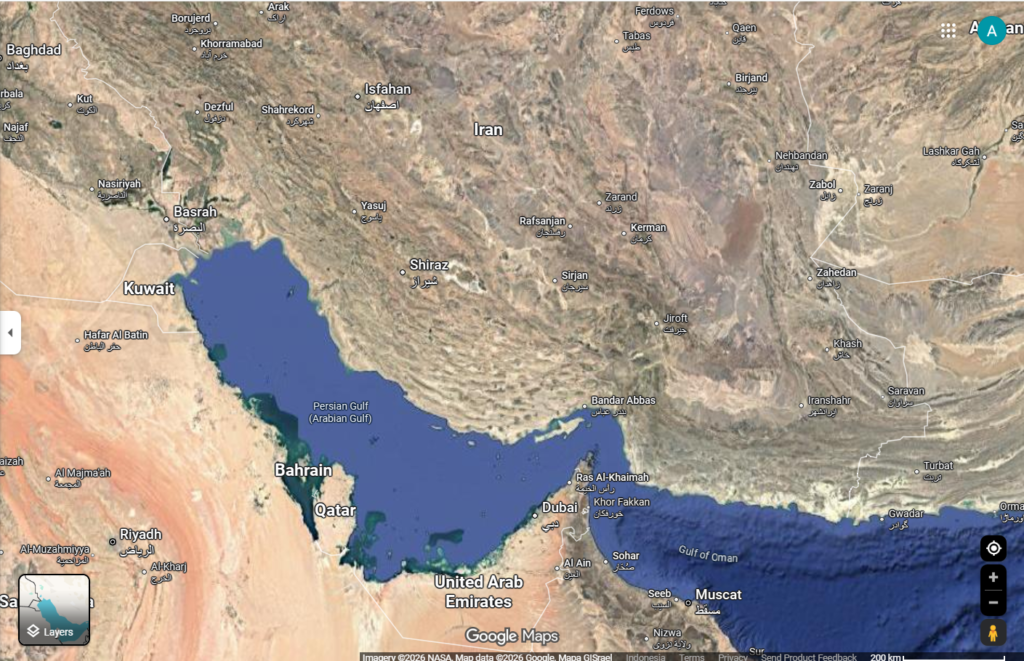 Tangkapan layar Google Earth yang emnunjukan lokasi selat Hormuz